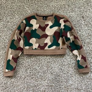 Outlander Crew- Mountainside